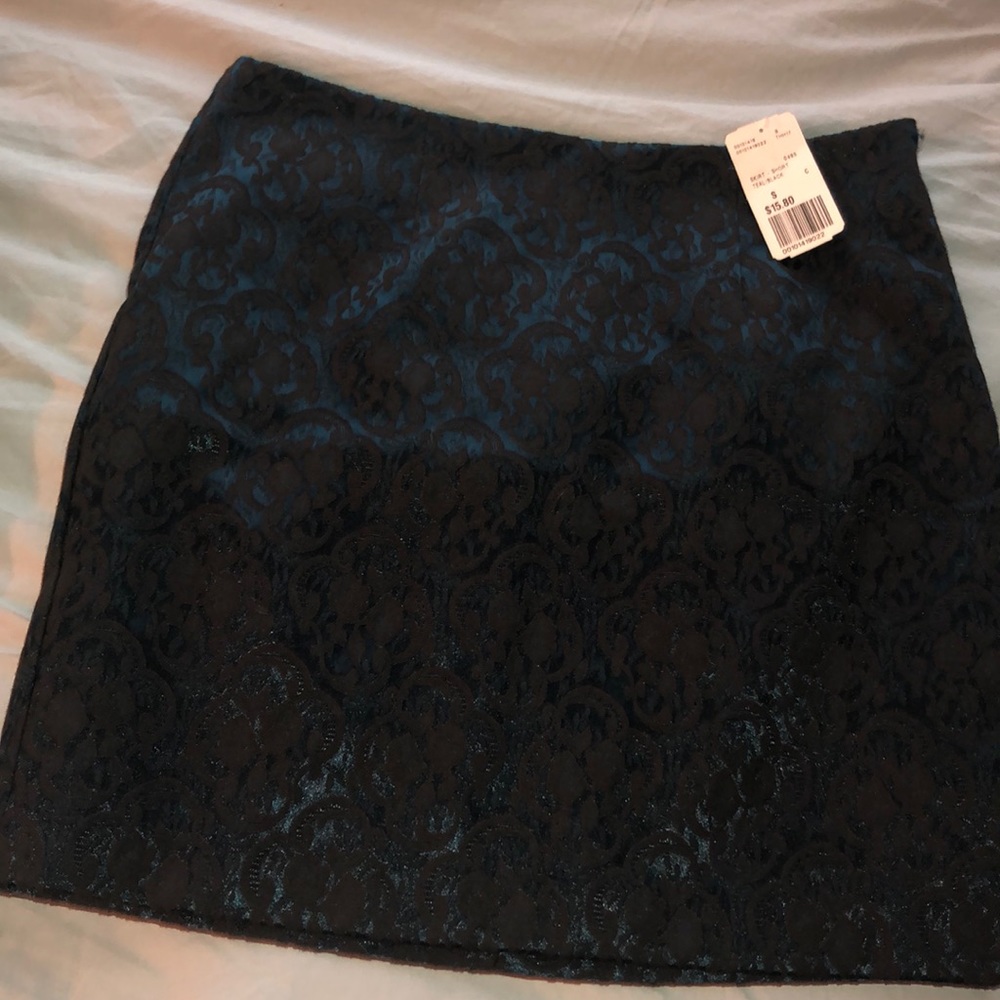 Forever 21 super cute zip up skirt